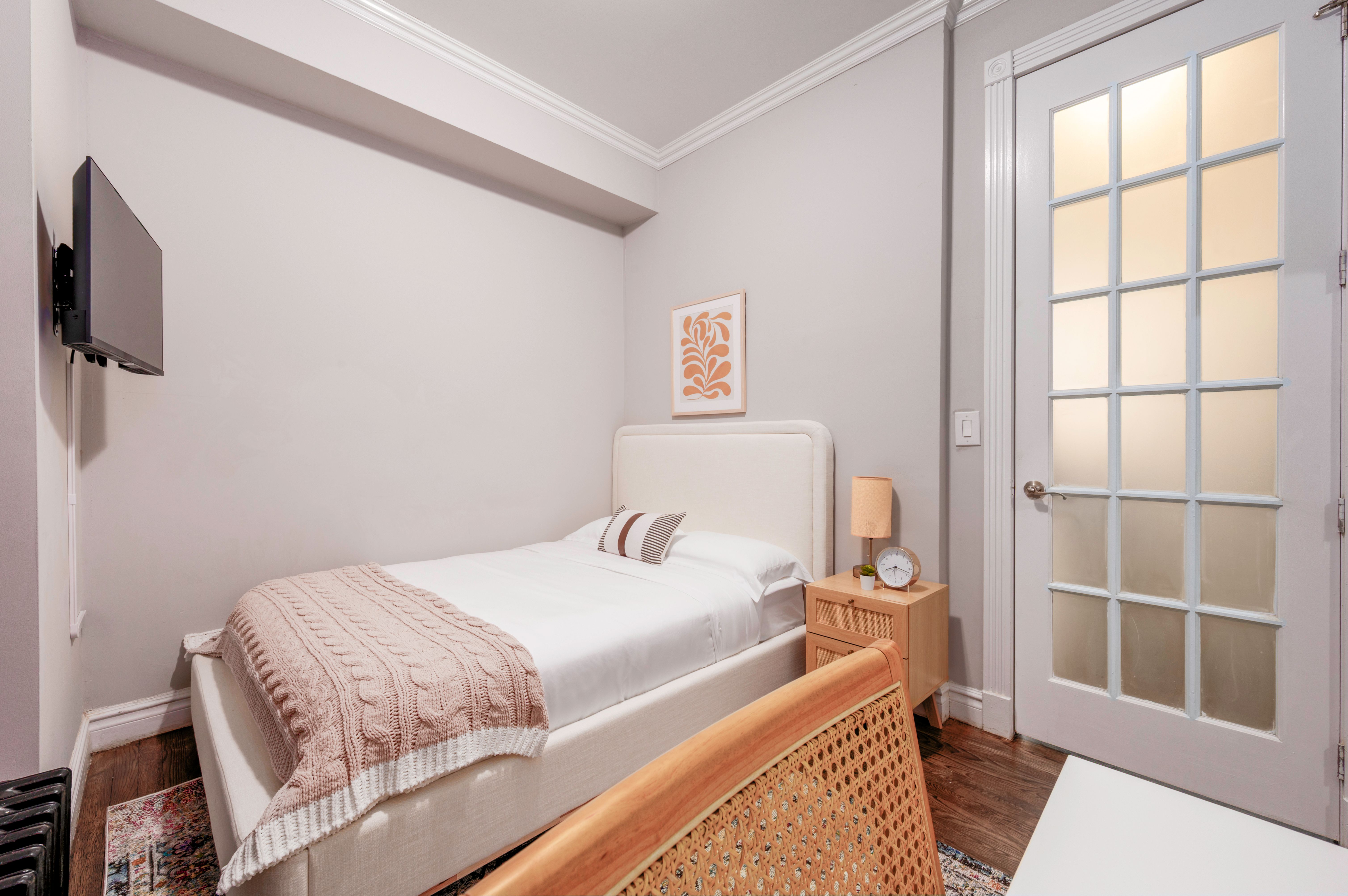 Clinton St #1B | Lower East Side, New York | Roomrs
